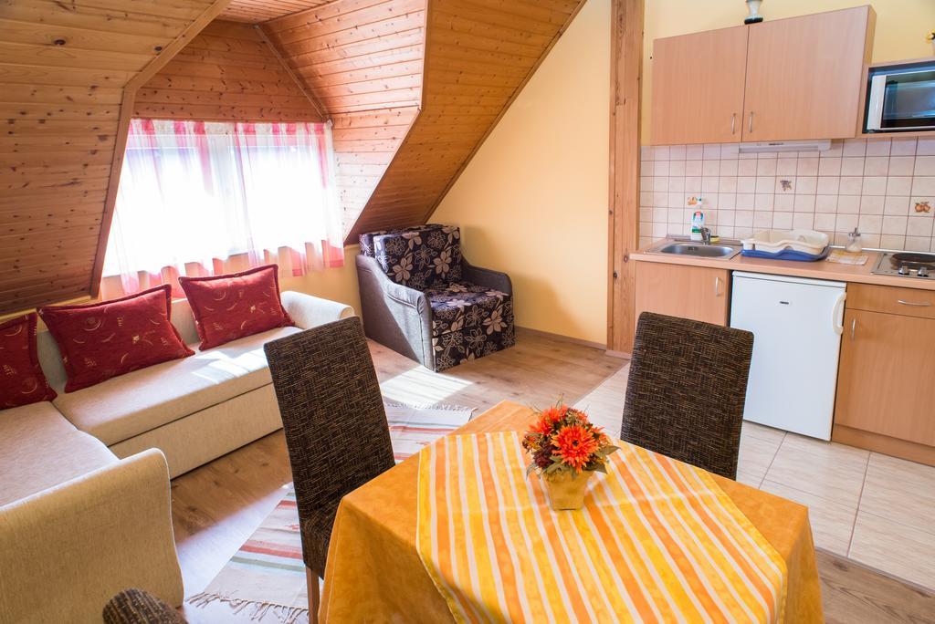 Andrea Apartmanhaz Balatongyörök Екстериор снимка